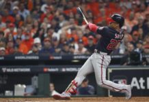 7-2. Strasburg lanza joya de pelota, Soto jonronea y los Nacionales empatan la Serie Mundial