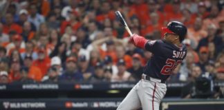 7-2. Strasburg lanza joya de pelota, Soto jonronea y los Nacionales empatan la Serie Mundial