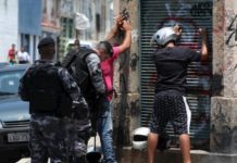 Mueren 17 supuestos traficantes en un enfrentamiento con policías en Brasil