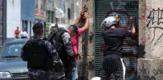 Mueren 17 supuestos traficantes en un enfrentamiento con policías en Brasil