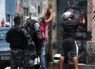 Mueren 17 supuestos traficantes en un enfrentamiento con policías en Brasil