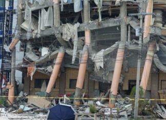 Cinco muertos y cuatro desaparecidos en un terremoto de 6,5 en el sur de Filipinas