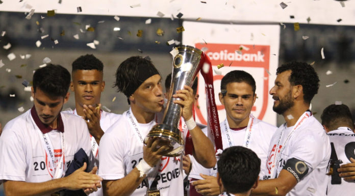 Saprissa reaparece en la escena internacional de la mano de su ídolo Centeno