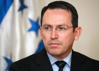 El contrato con Empresa Energía Honduras sigue vigente, asegura coordinador del gabinete económico