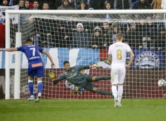 1-2. El Real Madrid gana a lo Alavés