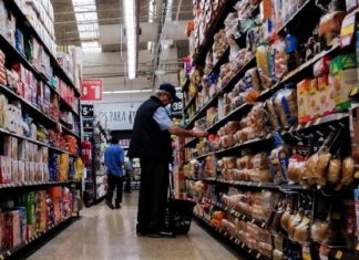 La economía de México se tambalea en el primer año de López Obrador