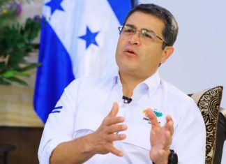 Mandatario pide a convencionales nacionalistas aprobar resolución para regular reelección por una vez