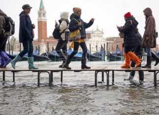 El agua desciende en Venecia tras un nuevo día de inundaciones