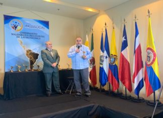 Alcalde Alexander López dedica premio a colaboradores