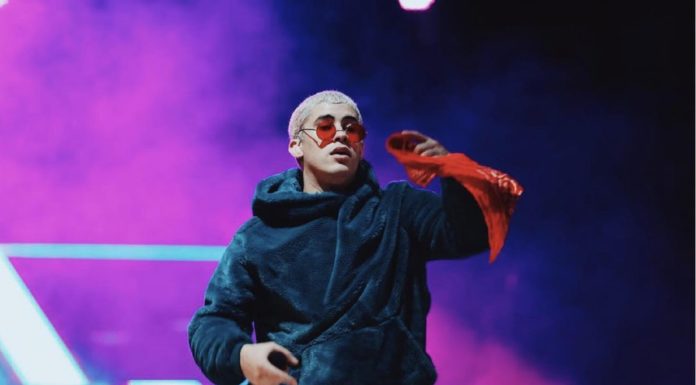 Bad Bunny pinta la tarjeta navideña del Instituto Psicopedagógico de Puerto Rico