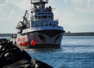 Los 15 migrantes del Open Arms desembarcarán en Malta