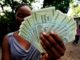 Zimbabue introduce nuevos billetes y monedas para paliar la falta de efectivo