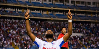 Olimpia conquista el liderato del campeonato nacional tras vencer al Motagua