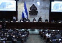 CN aprueba ley para beneficiar a más de 10 mil maestros