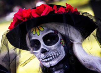 México, capital Hollywood: migrantes lideran el Día de los Muertos en Los Ángeles