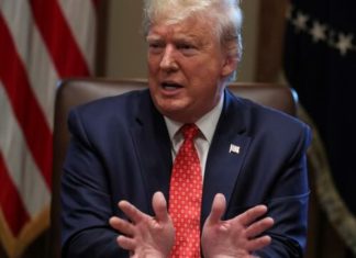 Trump advierte que si no hay pacto con China subirá «los aranceles aún más»