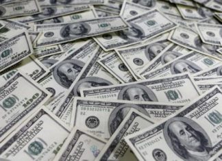 El dólar marca un nuevo máximo histórico en Brasil