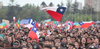 Piñera rechaza dimitir y promete investigar abusos policiales en protestas