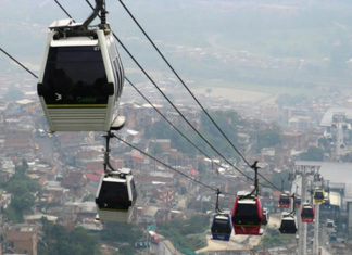 Firman contrato para estudios de factibilidad del teleférico en la capital
