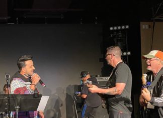 Figuras de la música latina recaudan fondos en Latin Grammy contra párkinson