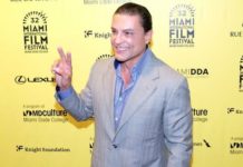 El actor puertorriqueño Osvaldo Ríos choca contra un caballo y su jinete