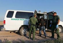 Los habitantes de la frontera, hartos de los «abusos» de los agentes en EE.UU