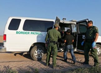 Los habitantes de la frontera, hartos de los «abusos» de los agentes en EE.UU