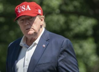 Trump se mantiene fiel a su ritual en Florida y se dedica al golf