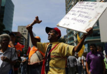 Guaidó no consigue renovar la protesta y Maduro exhibe músculo en las calles