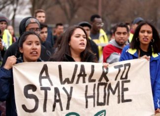 Activistas inician marchas en California para abogar por el programa DACA