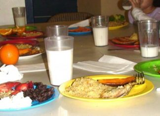 Las comidas de niños en escuelas religiosas no son las más sanas