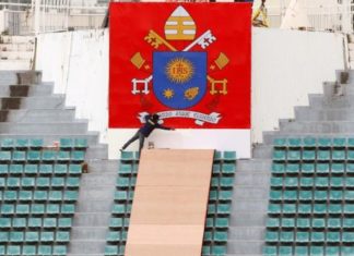 El papa cumple su sueño de ir a Japón