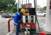 Precio de gasolina súper baja 11 centavos y regular sube 4 centavos