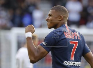 El PSG abre contactos para prolongar el contrato de Mbappé