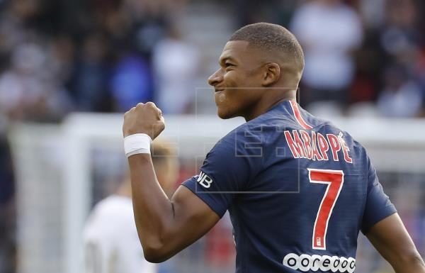 El PSG abre contactos para prolongar el contrato de Mbappé