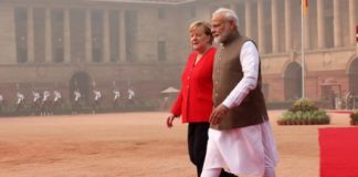 Merkel anuncia millonaria inversión por clima en India entre una nube tóxica