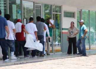 Se expande en Arizona programa de asilo que obliga a permanecer en México