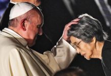 El papa en Hiroshima: «Usar la energía atómica para la guerra es un crimen»