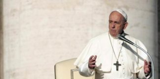 Papa celebra registro de braceros indocumentados en parroquias de Italia