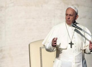 Papa celebra registro de braceros indocumentados en parroquias de Italia