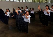 Niñas indígenas q’eqchi de Guatemala combaten la violencia machista a patadas