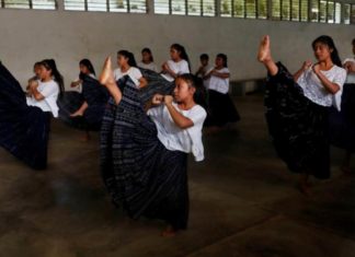 Niñas indígenas q’eqchi de Guatemala combaten la violencia machista a patadas