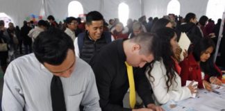 Solicitudes desempleo en EEUU cayeron por debajo del millón la semana pasada