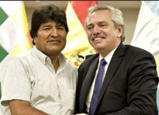 Morales dice al llegar a Argentina que seguirá luchando por los más humildes