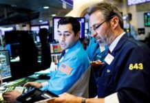 Wall Street cierra con ligeras pérdidas, centrado en la guerra comercial