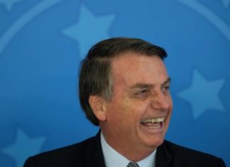 La mejoría económica frena la caída de la popularidad de Bolsonaro en Brasil
