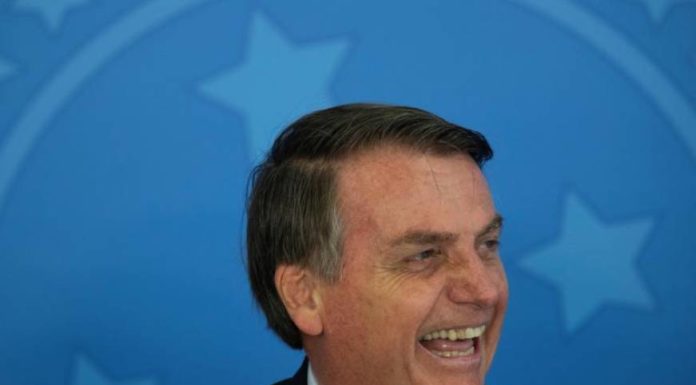 La mejoría económica frena la caída de la popularidad de Bolsonaro en Brasil