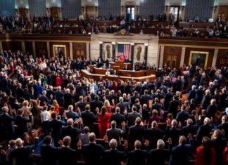 Demócratas y republicanos pactan otros 1.375 millones para el muro con México