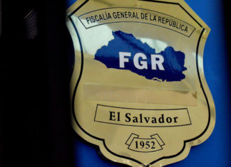 La Fiscalía de El Salvador acusa a exembajador en Honduras por malversación