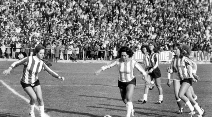 Folclóricas y finolis: el fútbol femenino en la Navidad de otro siglo